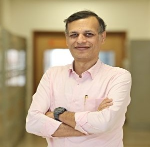 Dr. Shantanu Kanade